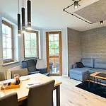 Everysky - Nad Lomnica 14a Apartamento