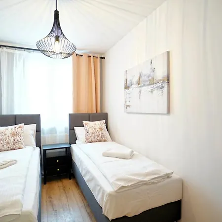 Everysky - Nad Lomnica 14a-b Apartment *