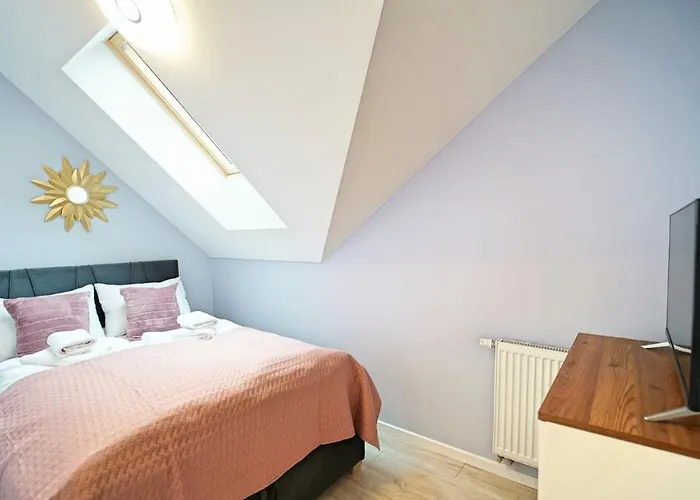 Everysky - Nad Lomnica 14a Apartment *