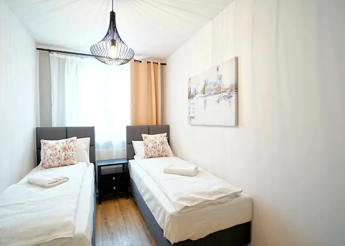 Everysky - Nad Lomnica 14a Apartment *